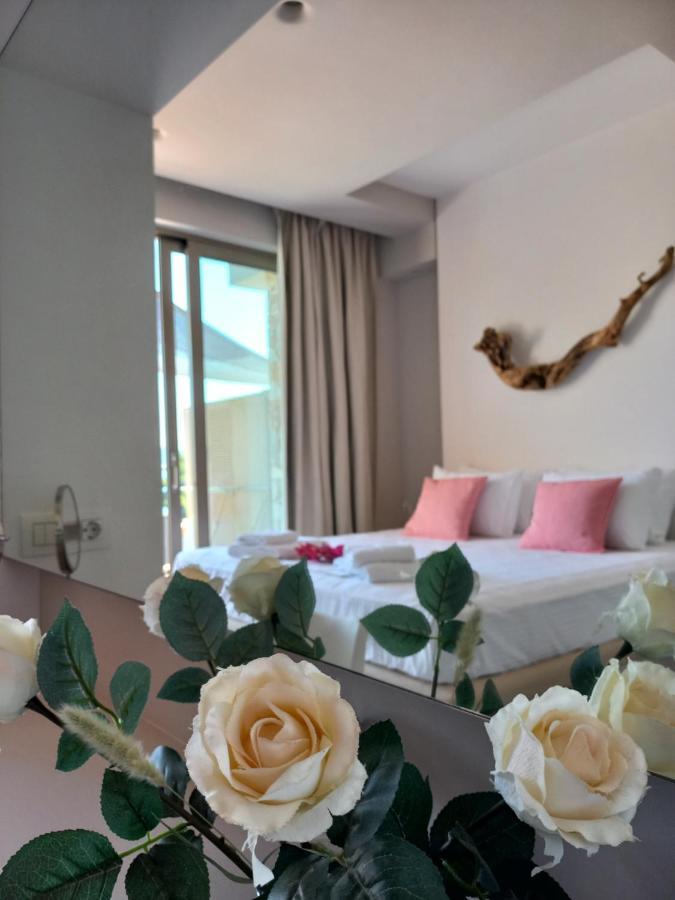 Core Luxury Suites (Adults Only) Skiathos Town Exterior photo