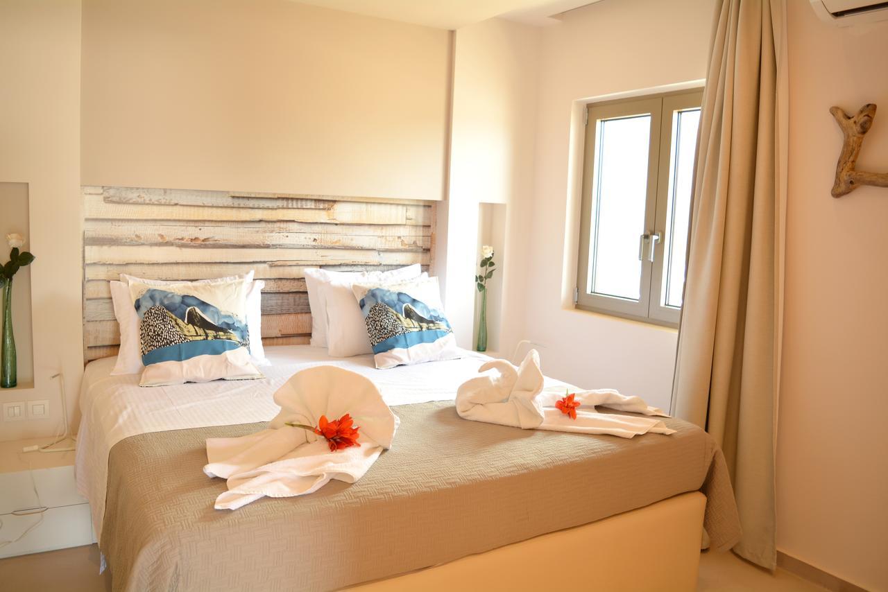 Core Luxury Suites (Adults Only) Skiathos Town Exterior photo